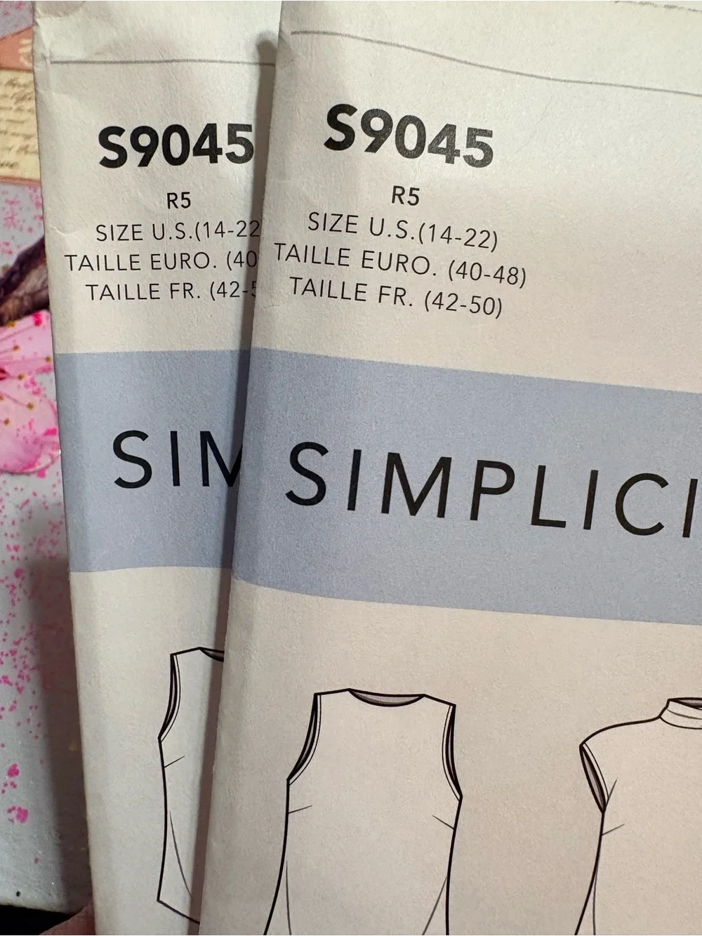 BN UNCUT SIMPLICITY 9055 R5 PLUS SEWING PATTERNS